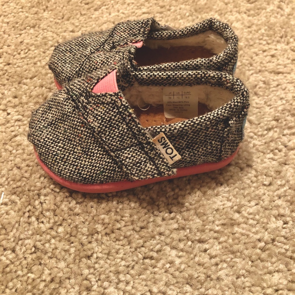 Toms - Picture 4 of 4
